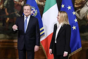 Draghi dà la scossa all’Europa: lo storico rapporto per un futuro in crescita. L’Unione sposa l’agenda, in Italia volevano cancellarlo