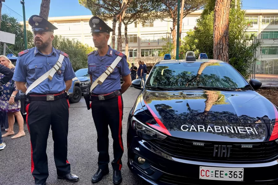 E’ morto lo studente disabile di 16 anni caduto dalla finestra della sua aula: chi doveva affiancarlo?