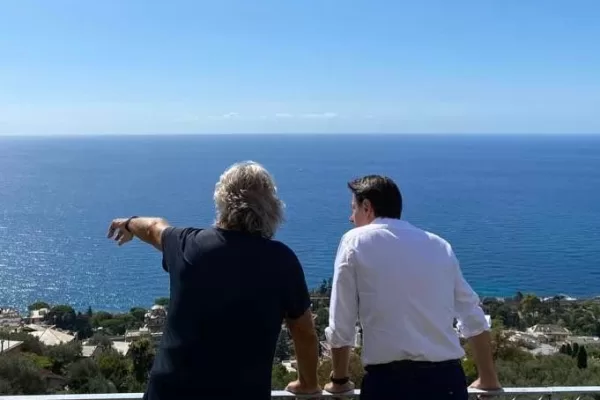 GIUSEPPE CONTE A GENOVA CON BEPPE GRILLO