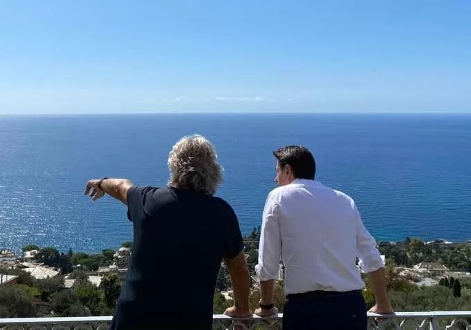 GIUSEPPE CONTE A GENOVA CON BEPPE GRILLO