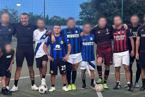 Blitz nella curve di Inter e Milan, in carcere i capi ultras: dal derby a calcetto al “patto” per gestire i business di San Siro