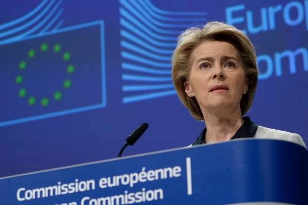 I socialisti frenano su Fitto, alta tensione sulla Commissione Ue: von der Leyen rinvia la presentazione e prende tempo