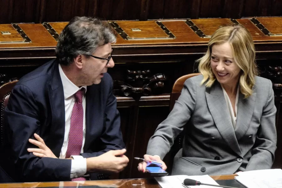 Manovra 2025 approvata: dai 1000 euro ai neonati al bonus ristrutturazione, banche finanziano la sanità. “No a nuove tasse”, tetto a stipendi manager