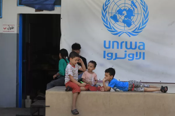 Palestinian children who fled with their parents from their houses in the Palestinian refugee camp of Ein el-Hilweh, gather in the backyard of an UNRWA (United Nations Relief and Works Agency for Palestine Refugees in the Near East) school, in the southern port city of Sidon, Lebanon, Tuesday, Sept. 12, 2023.UNRWA said hundreds of families displaced from Ein el-Hilweh refugee camp have taken shelter in nearby mosques, schools and the Sidon municipality building after the fighting that broke out last Thursday in the camp between Palestinian President Mahmoud Abbas’ Fatah group and militant Islamist groups which left several people dead and dozens wounded. (AP Photo/Mohammed Zaatari)




Associated Press/LaPresse
Only Italy And Spain