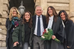 Piero Marrazzo e le figlie Giulia, Diletta e Chiara. “Mi hanno insegnato che un padre può essere perdonato anche se non è riuscito a proteggerle”