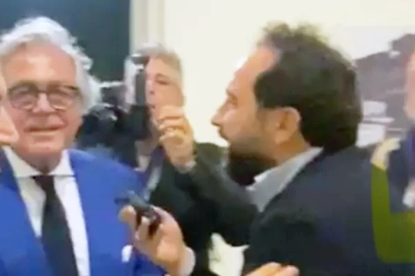 Agguato di Report allo 007 Mancini, l’inviato di Ranucci scatena parapiglia: “Poi con te ce la vediamo noi due”