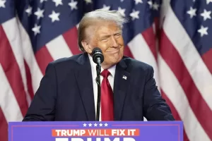 Republican presidential nominee former President Donald Trump speaks at an election night watch party, Wednesday, Nov. 6, 2024, in West Palm Beach, Fla. (AP Photo/Alex Brandon) Associated Press / LaPresse Only italy and Spain