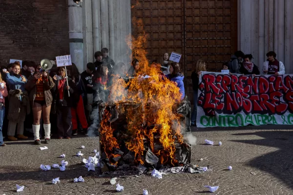 Bologna – piazza verdi,Sciopero nazionale studentesco No Meloni day-Atto II

cronaca, 15 Novembre 2024
( Photo Guido Calamosca / LaPresse )


Bologna – Piazza Verdi, National student strike No Meloni day-Act II
News – Bologna, Italy – 15, NOV 2024 ( Photo Guido Calamosca / LaPresse )