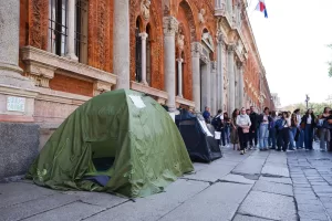 Milano e l’emergenza abitativa: in sette anni affitti al +22%. Il sistema universitario in panne