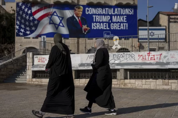 A sign that displays a photo of U.S. President-elect Donald Trump and reads “Congratulations! Trump, make Israel great!” is projected two days after the U.S. election, in Jerusalem, Thursday, Nov. 7, 2024. (AP Photo/Ohad Zwigenberg) 


Associated Press / LaPresse
Only italy and Spain