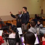 Dieci anni fa è nata l’Orchestra sinfonica dei Quartieri Spagnoli, De Paola e Mallozzi: “Così abbiamo scoperto talenti tra i vicoli”