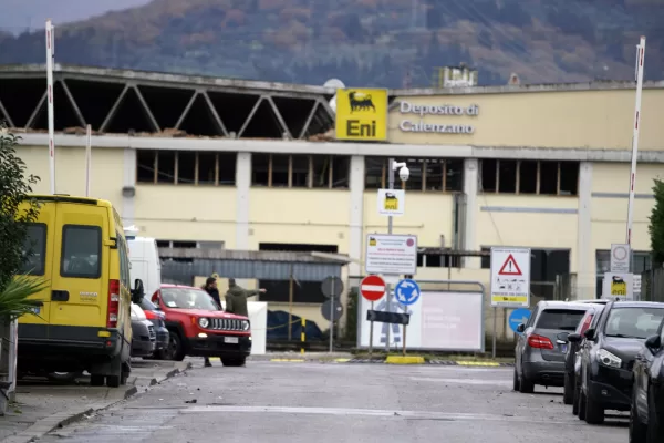 Foto Alessandro La Rocca/LaPresse 09 Dicembre 2024- News-Esplosione Raffineria Eni – Calenzano Firenze-  Italia –   Nella foto::Ingresso della raffineria dove è avvenuta l’esplosione    Dicember 09, 2024 Calenzano- Firenze  , Italy –  News-Esplosione Raffineria Eni – Calenzano Firenze- Italy  In the pic:Entrance to the refinery where the explosion occurred