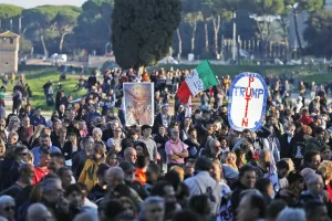 Niente multe ai No Vax, le ragioni della destra e la scomoda posizione di chi ha già pagato