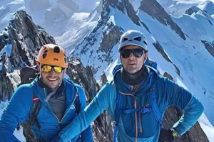 Gran Sasso, Luca Perazzini e Cristian Gualdi dispersi da 4 giorni: è corsa contro il tempo nonostante meteo proibitivo