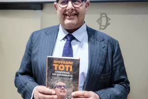 Il manifesto di Toti: “La politica recuperi gli spazi presi dalla magistratura. Dalla destra ipocrisia e vigliaccheria”